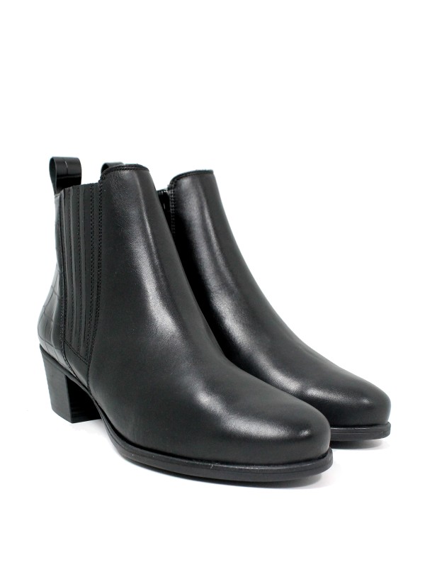 DESIREE NEUS 17 NEGRO